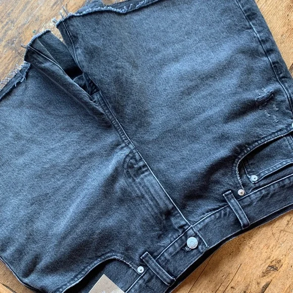 Madewell Black Relaxed Denim Shorts - Picture 16 of 16